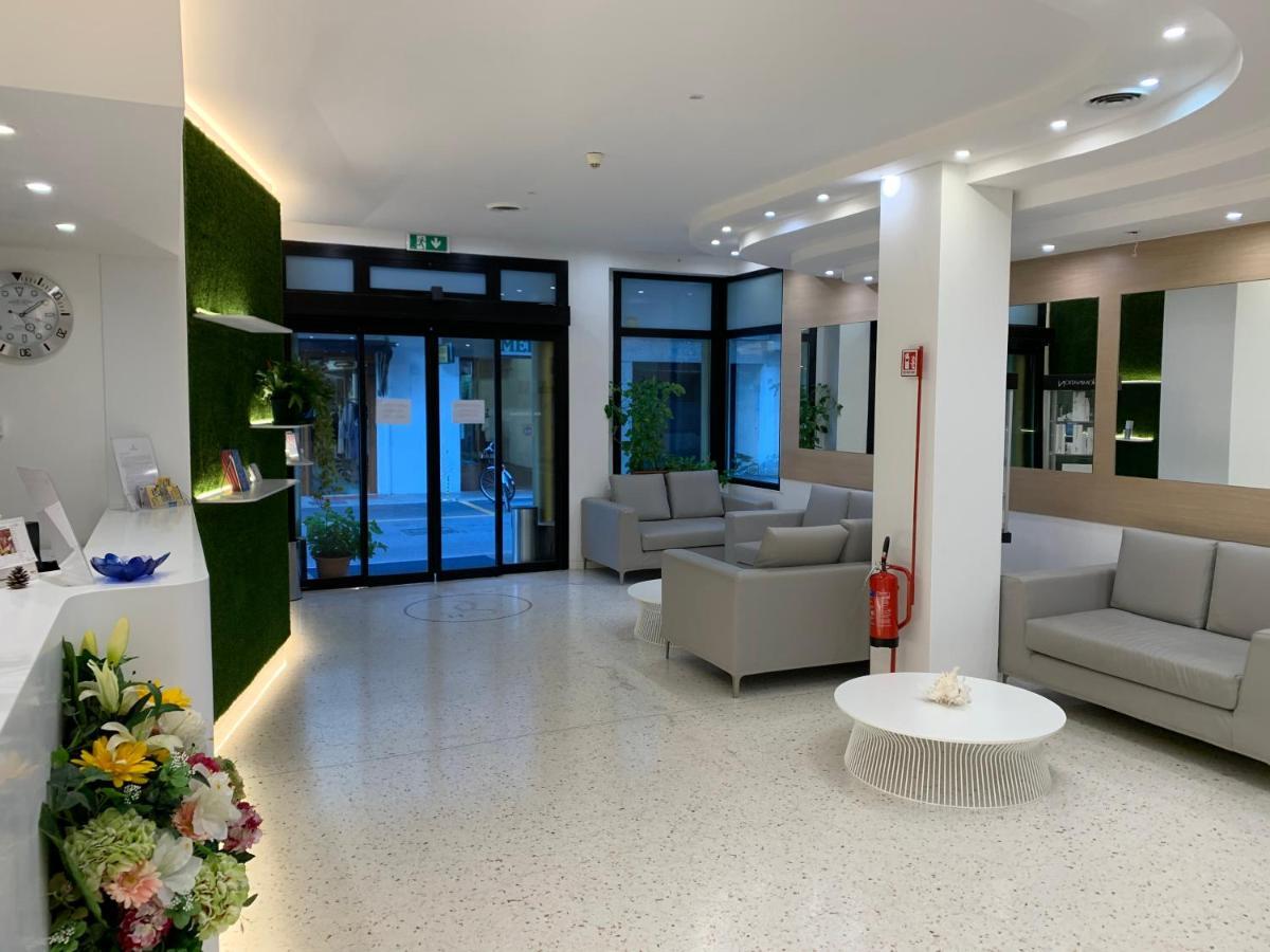 Hotel San Carlo Lignano Sabbiadoro Kültér fotó