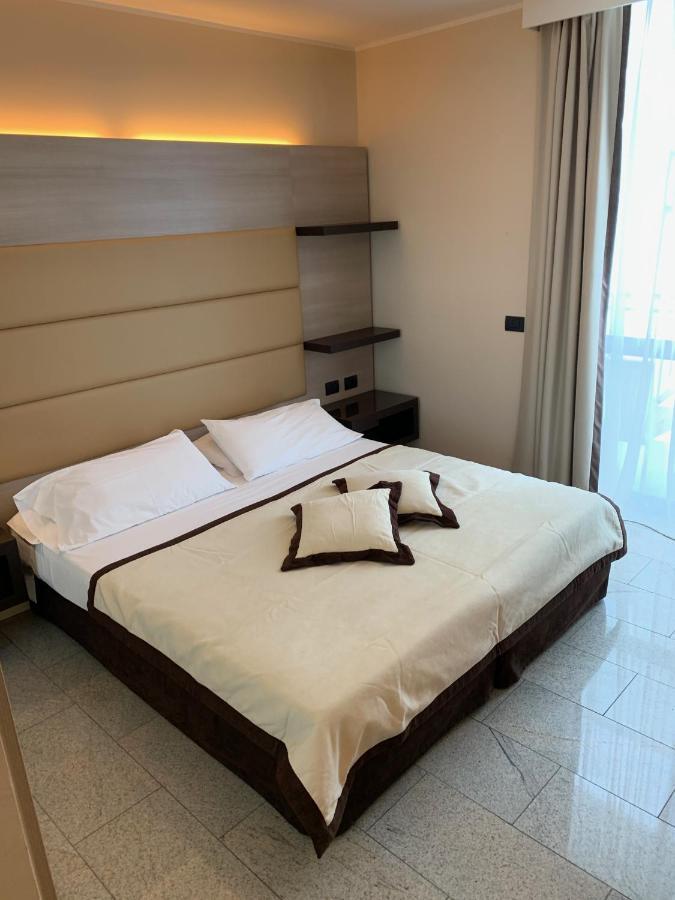 Hotel San Carlo Lignano Sabbiadoro Kültér fotó