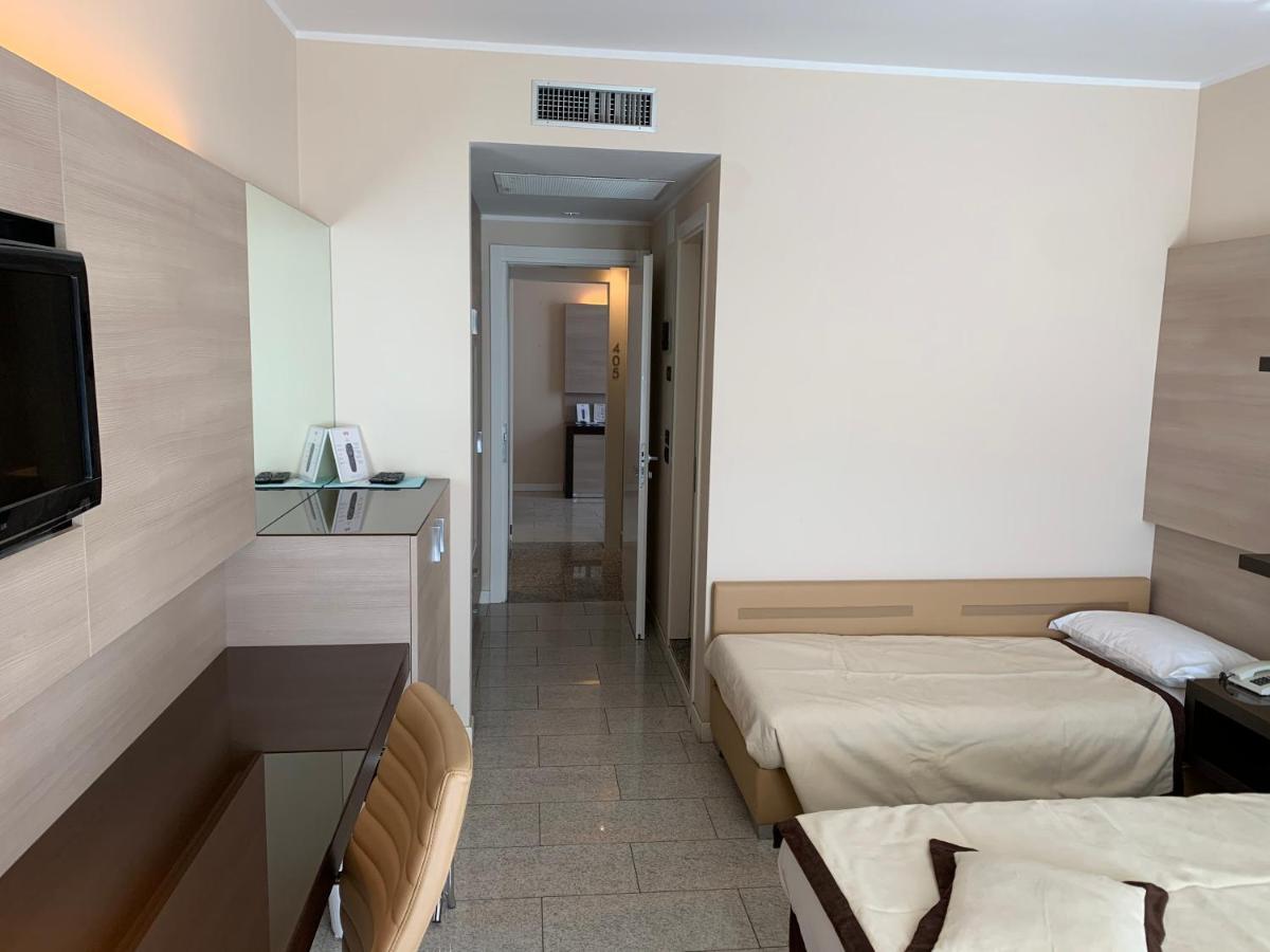 Hotel San Carlo Lignano Sabbiadoro Kültér fotó