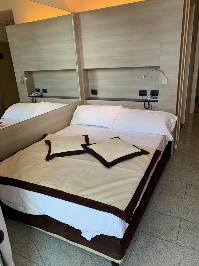 Hotel San Carlo Lignano Sabbiadoro Kültér fotó
