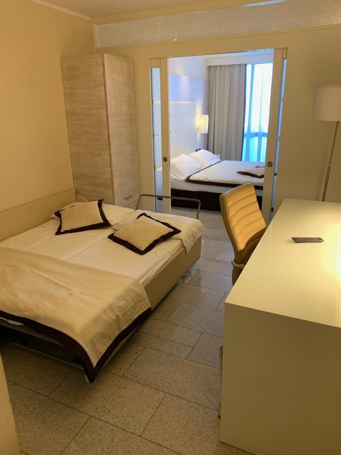 Hotel San Carlo Lignano Sabbiadoro Kültér fotó